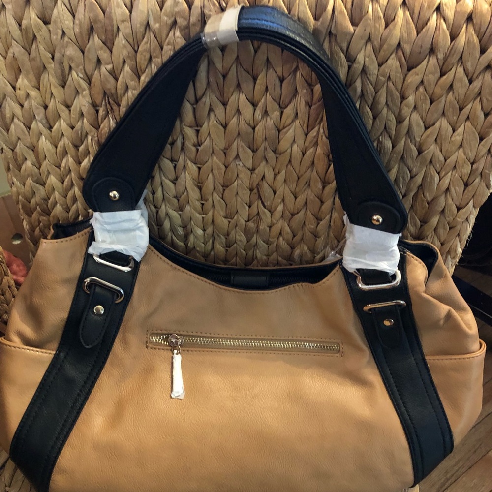 Black and Tan Aldo handbag - Picture 4 of 4